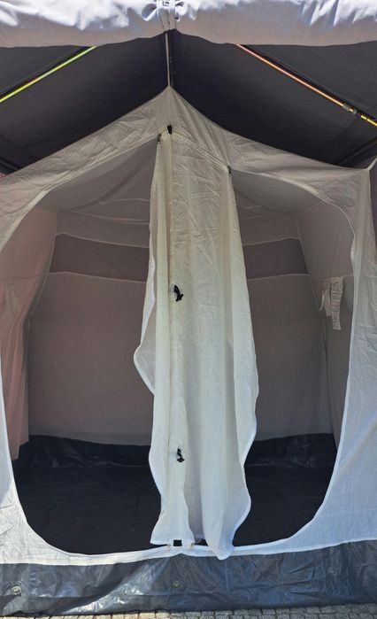 Tenda campismo com 2 quartos, em ótimo estado