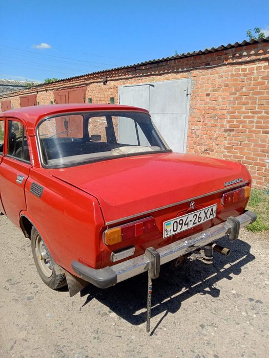 Автомобиль Москвич гаражное хранение состояние идеальное.