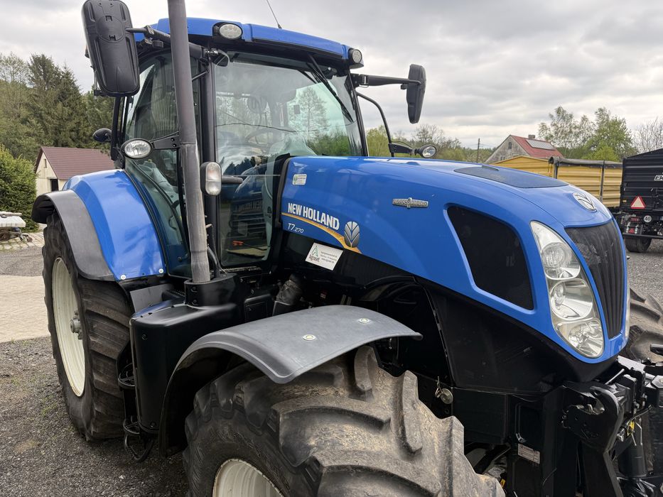 Ciągnik New Holland t.7.270 ac