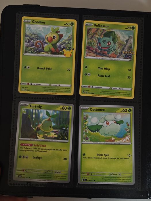 Binder Pokémon com cartas – Coleção / Iniciação
I