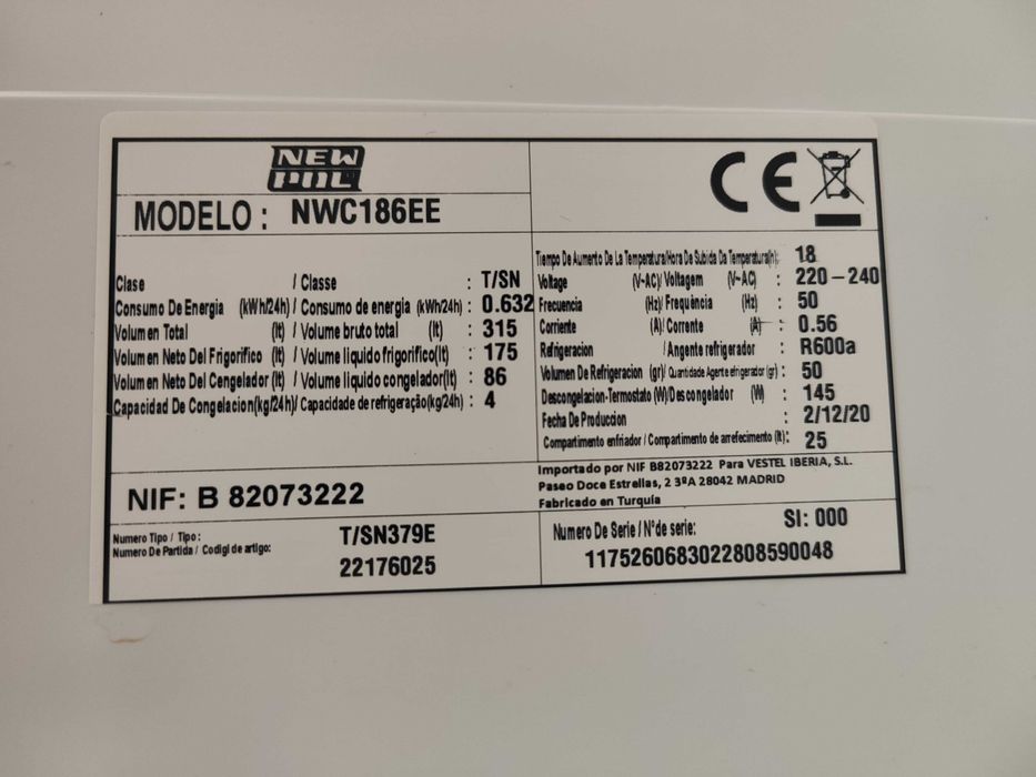 Frigorífico Combinado New Pol NWC186EE