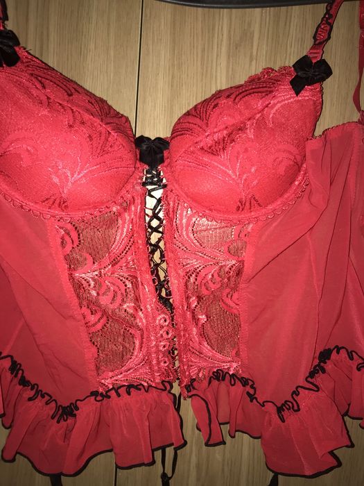 Продам недорого набор корсет кружевной