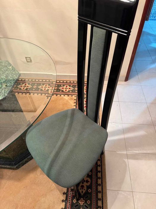 Conjunto Sala de Jantar Completo | Mesa Pedra e Vidro + 6 Cadeiras + Cristaleira + Móvel TV + Candeeiro