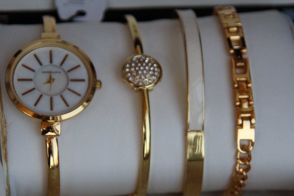 Новий браслетний набір з годинником для жінки ANNE KLEIN