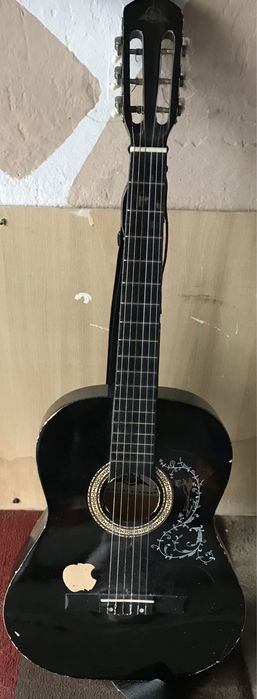 Sprzedam gitarę klasyczną+ pokrowiec do gitary