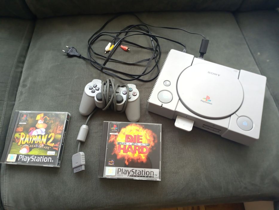 Ps1 + pad + 2 gry