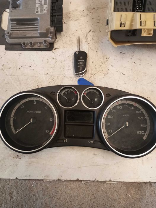 Conjunto quadrante e centralina (ECU + BSI + Chave) Peugeot 308