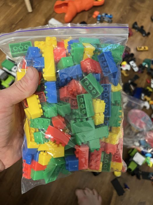 конструктор пластиковий пластмасовий