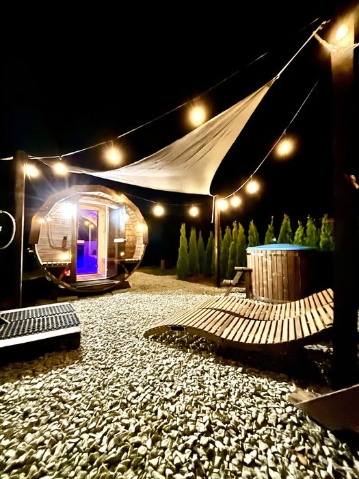 Wygrzej sie w saunie, domek z jacuzzi na wyłączność, kominek.