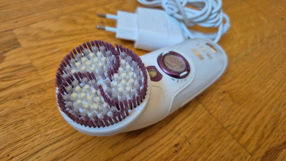 Masażer do twarzy Braun, kompletny zestaw, stan idealny