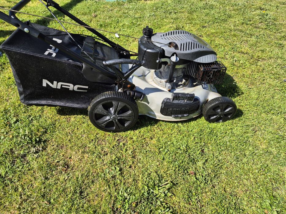 Kosiarka Spalinowa NAC z koszem