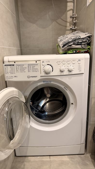 Продам пральну машинку Indesit
