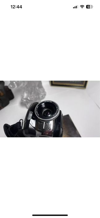 JVC GZ-MG77U Camcorder