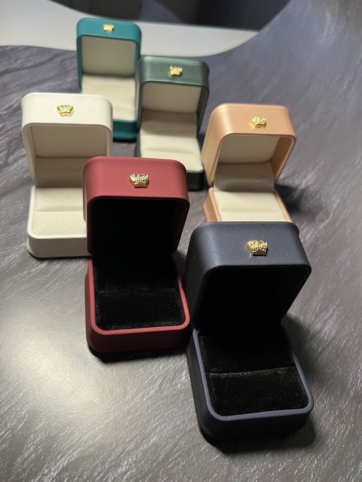 Коробочка для весільної каблучки Ювелірний футляр під кільце