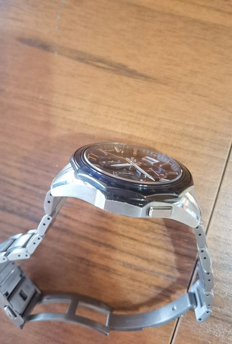 Casio Oceanus OCW-G2000 1AJF GPS Bluetooth Radio Control