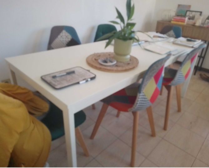 Mesa branca extensível