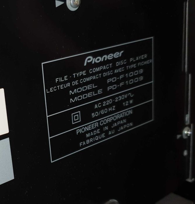 Програвач компакт дисків 300 і 1 диск pioneer pd-f1009