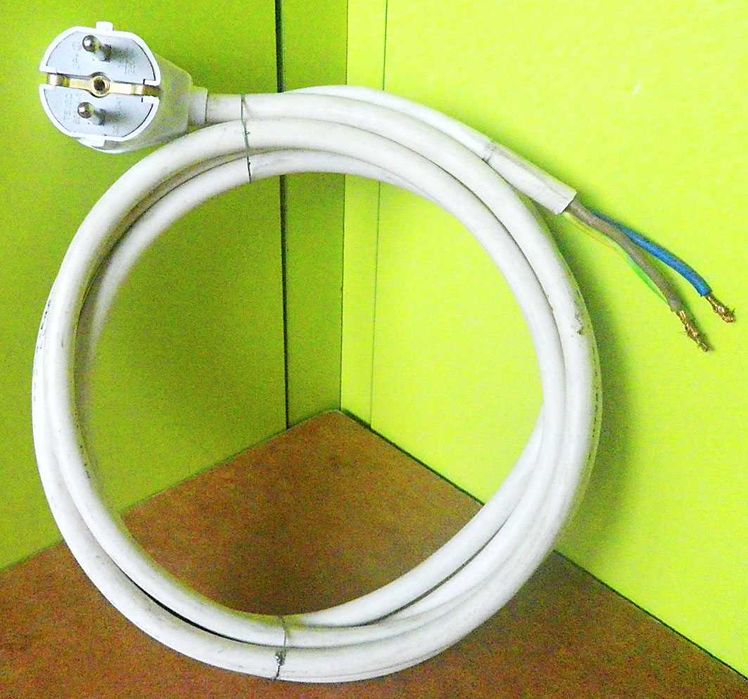 Кабель сетевой 2,5 мм 16 А 3,0 м  БУ