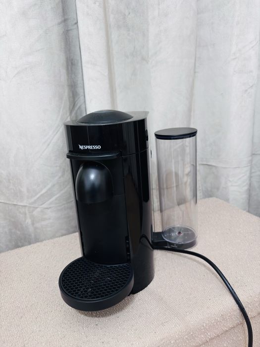 Maquina cade nespresso vertuoso plus