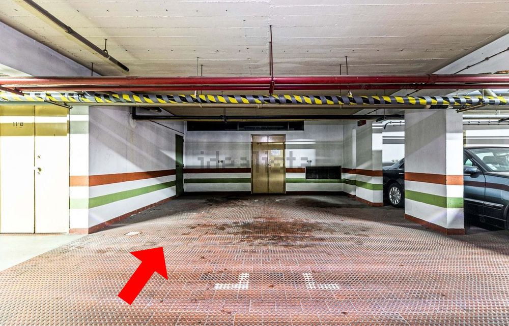 Arrendamento de garagem na Avenida Engenheiro Arantes e Oliveira, 3