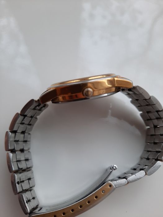 Редкие  мужские кварцевые часы CASIO MTP 1063 ЯПОНИЯ ,ОРИГИНАЛЬНЫЕ