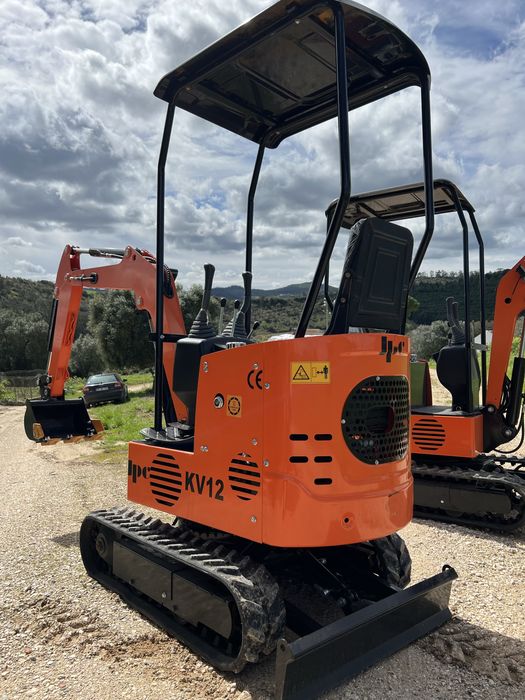 Mini Giratoria 1000kg Diesel standard NOVA 0H / Linha de martelo