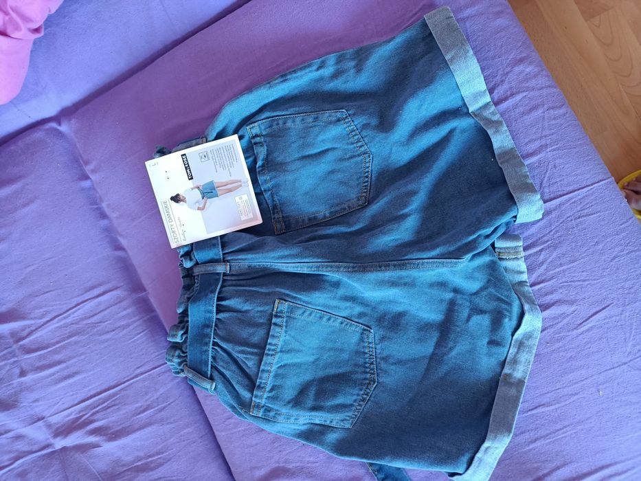 Nowe krótkie spodenki damskie
