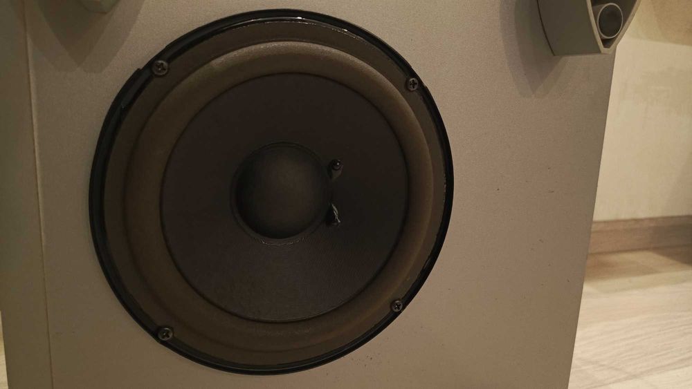 Активный сабвуфер JBL ESC Xcite