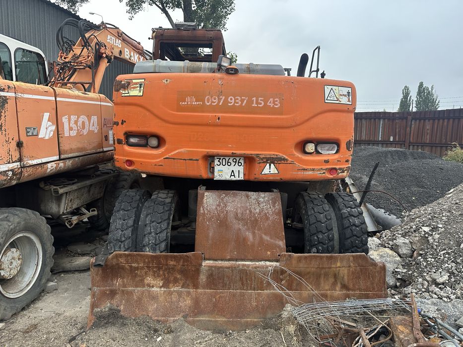 Продам екскаватор дуасан цілий або по запчастинам