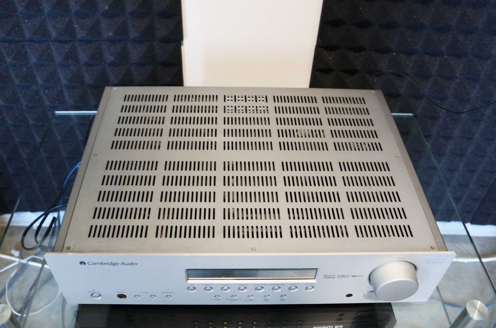 Ресивер усилитель Cambridge Audio Azur 540r  2x 100 Вт RMS, 8 Ом