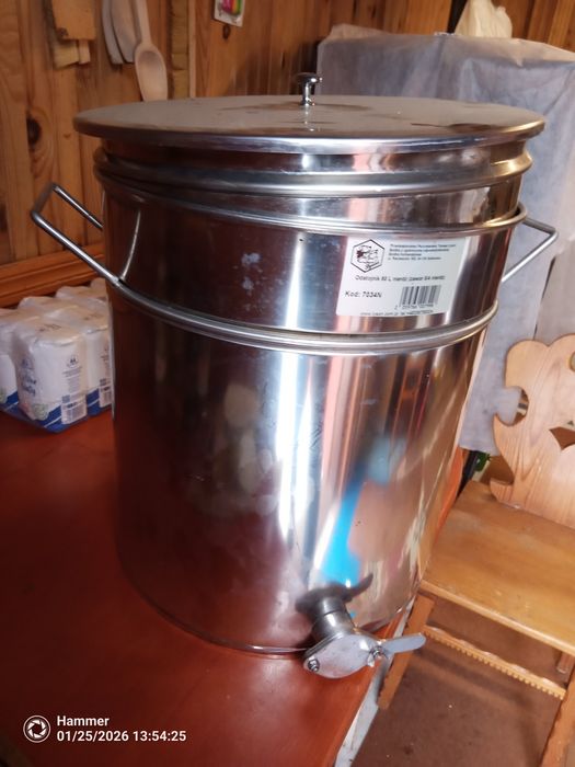 Odstojnik na miód 50 l z zaworem klapowym 6/4 '' do miodu