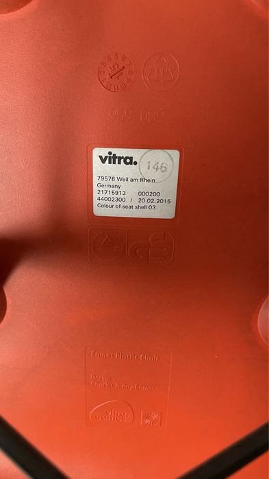 Krzeslo Vitra DSW seria Eames Pomaranczowe