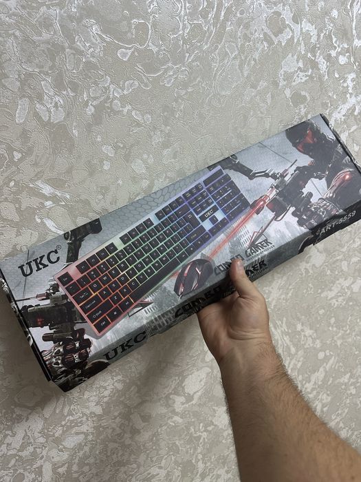 Проводная клавиатура с мышкой