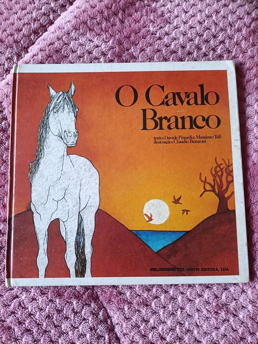 Livro O cavalo branco do ano 1982