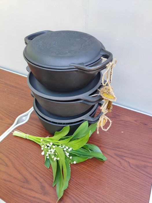 Кастрюля чугунная литая 4- 6 литров с чугунной крышкой сковородой