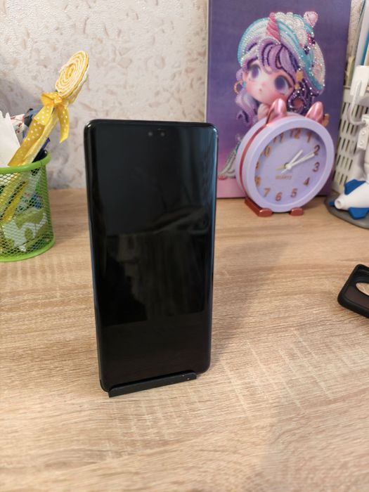 Продам смартфон Honor 200