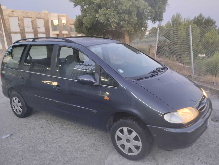Ford Galaxy 1.9TDI foto 2