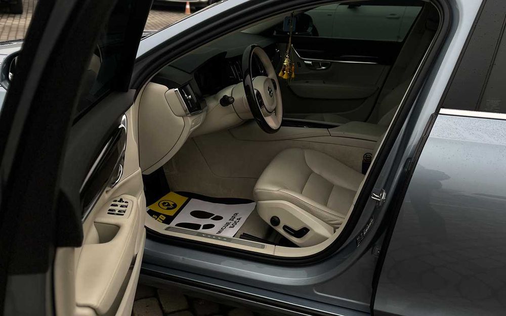 Volvo  S90  2017