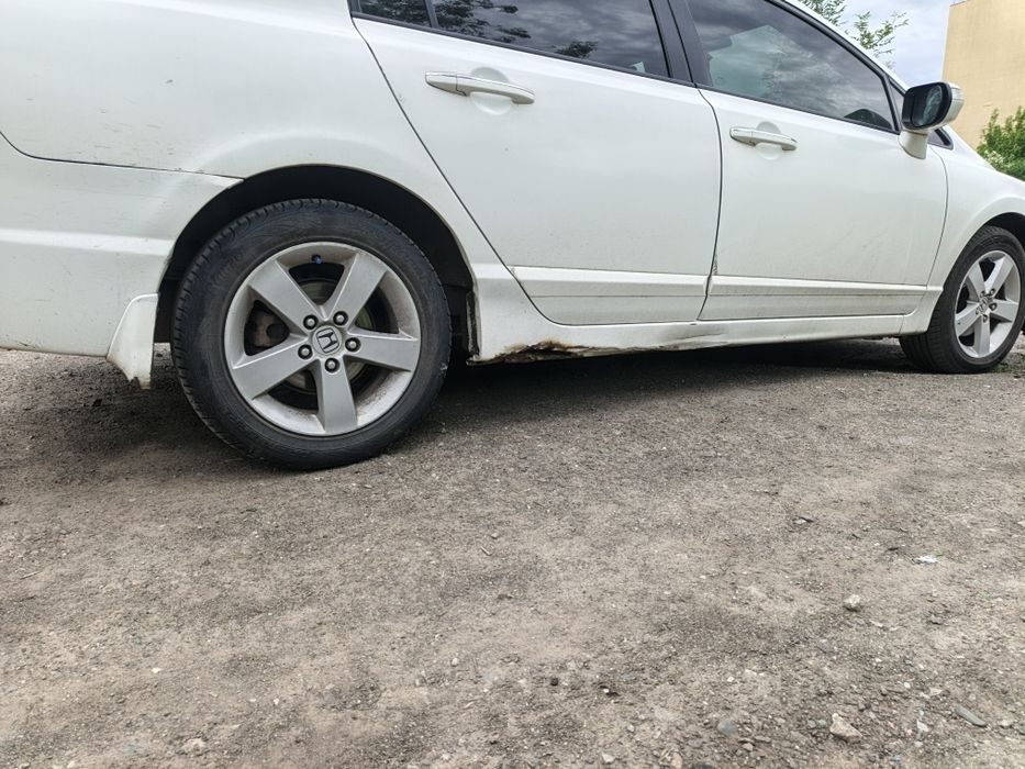 Honda civic 1.8 4d