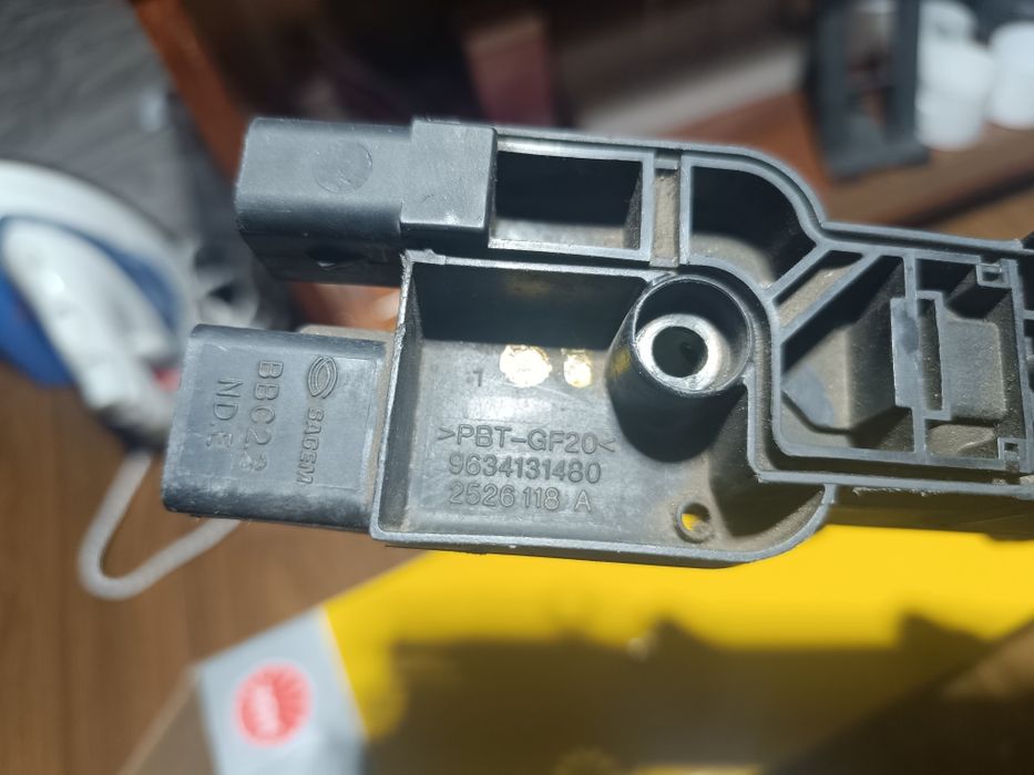 Катушка резиновые колпачки на катушку зажигания на Ситроен Ксара Пикас