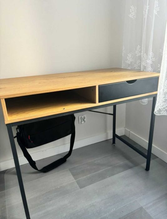 biurko stan jak nowe