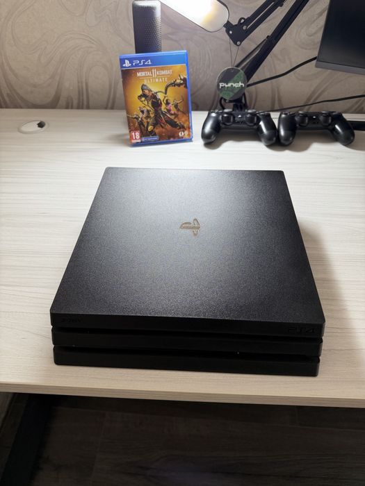 Sony PlayStation 4 Pro 1TB + 2 геймпади + MK11