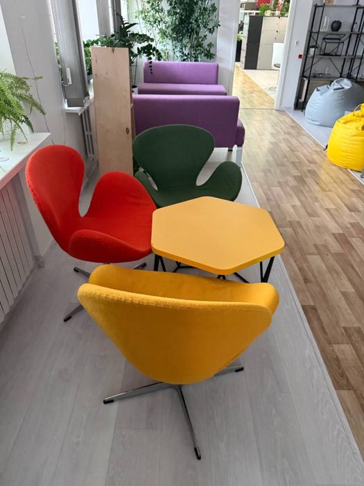 РОЗПРОДАЖ меблів для кафе та ресторанів.