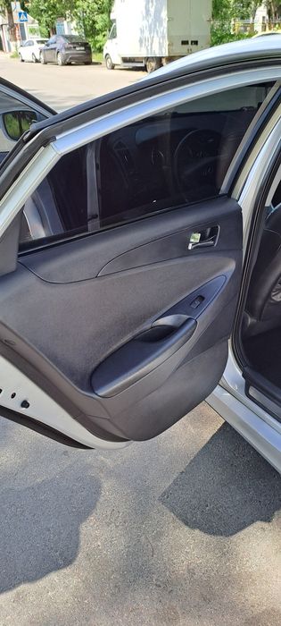 Hyundai Sonata 2012 VIN KMHEC41LBDA508764 фото оголошення 9 з 18