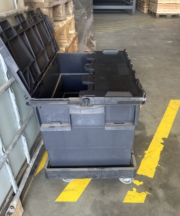 Caixa plástica com tampa