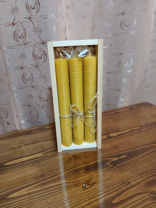 Свічка з вощини.