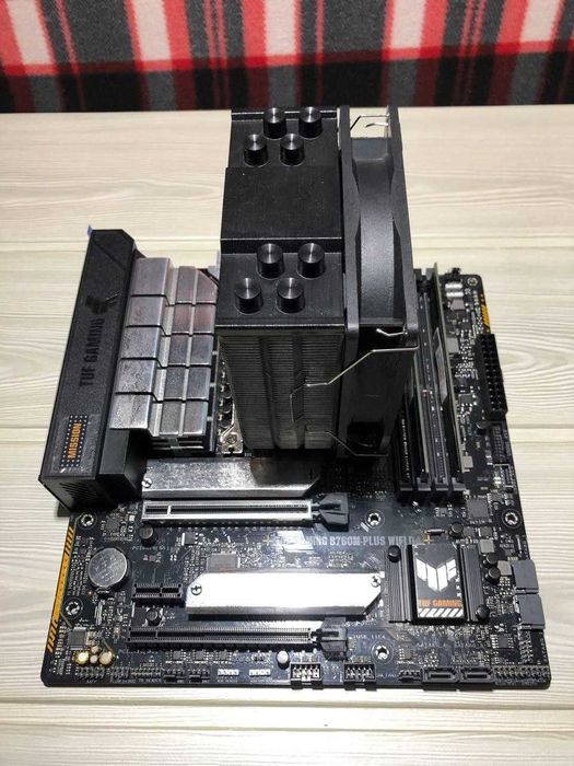 Продам комплект на lga 1700 бес торга 11500 гривен