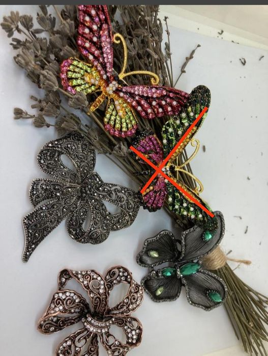 Брошь бабочка разноцветная