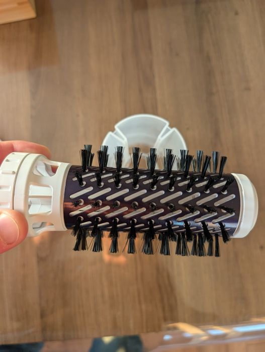 Продам фен-щітку Rowenta CF9530