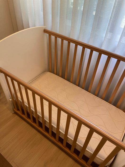 Cama bebé quase nova sem sinais de uso